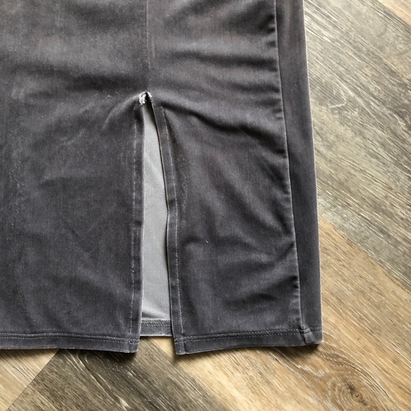 🧡Forever 21 Velvet Dress - Picture 2 of 7